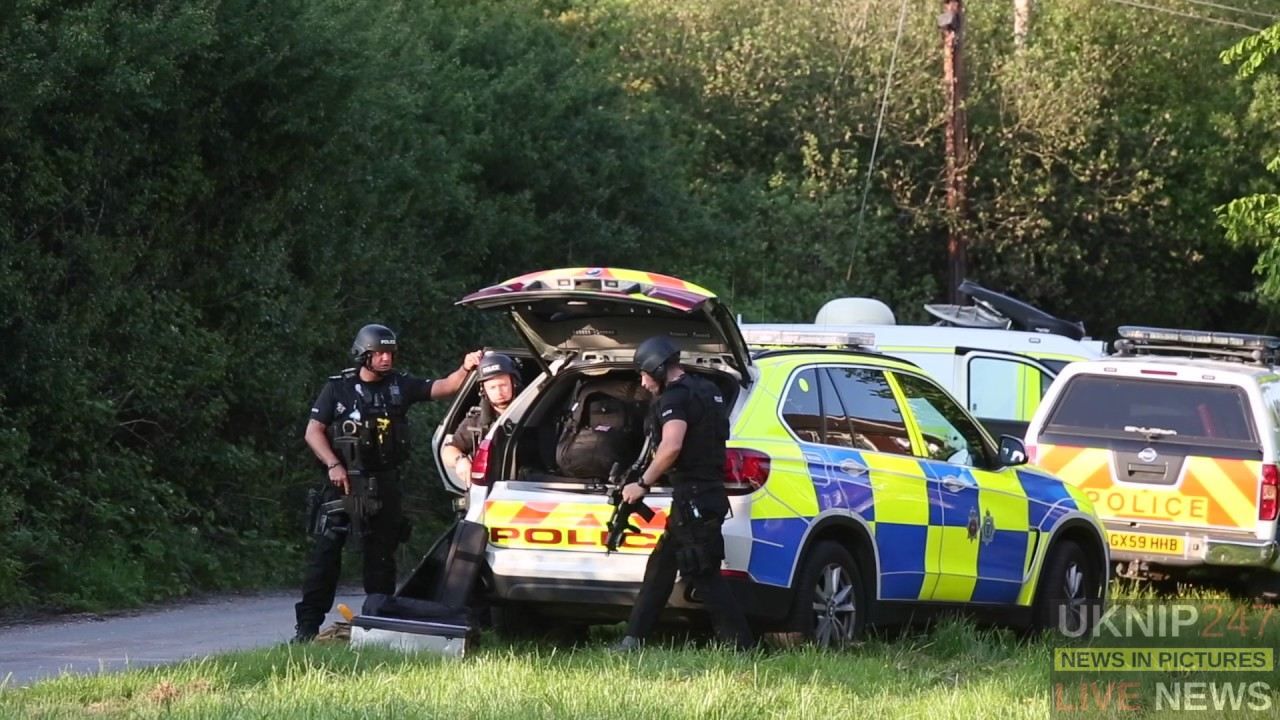 Armed Police Stand Off In Cranleigh Surrey