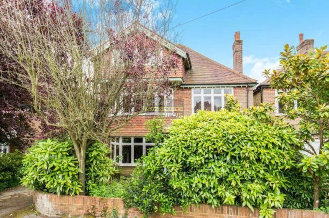 Masked Raiders  Tie Up Occupants And Rob Southampton Property