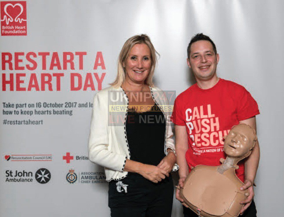 Gosport Mp Caroline Dinenage Back Life Saving Lessons In Cpr