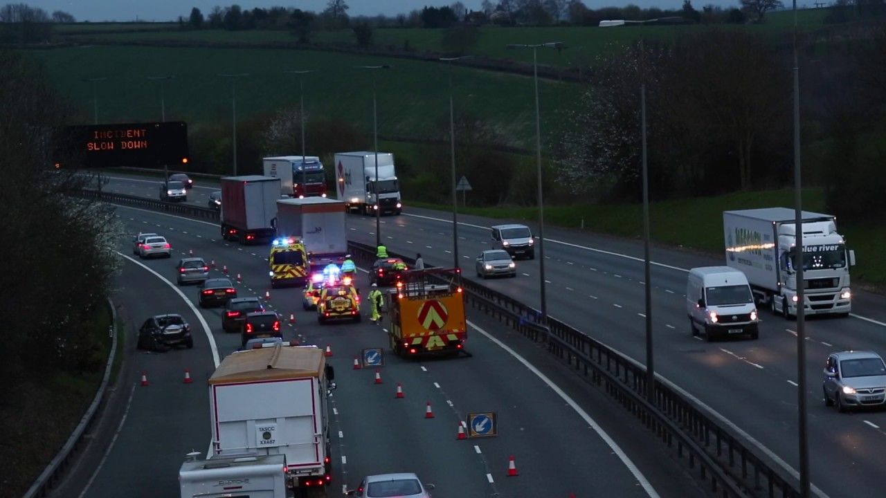 Multi Vehicle  Collision Closes Part  Of M40 In High Wycombe