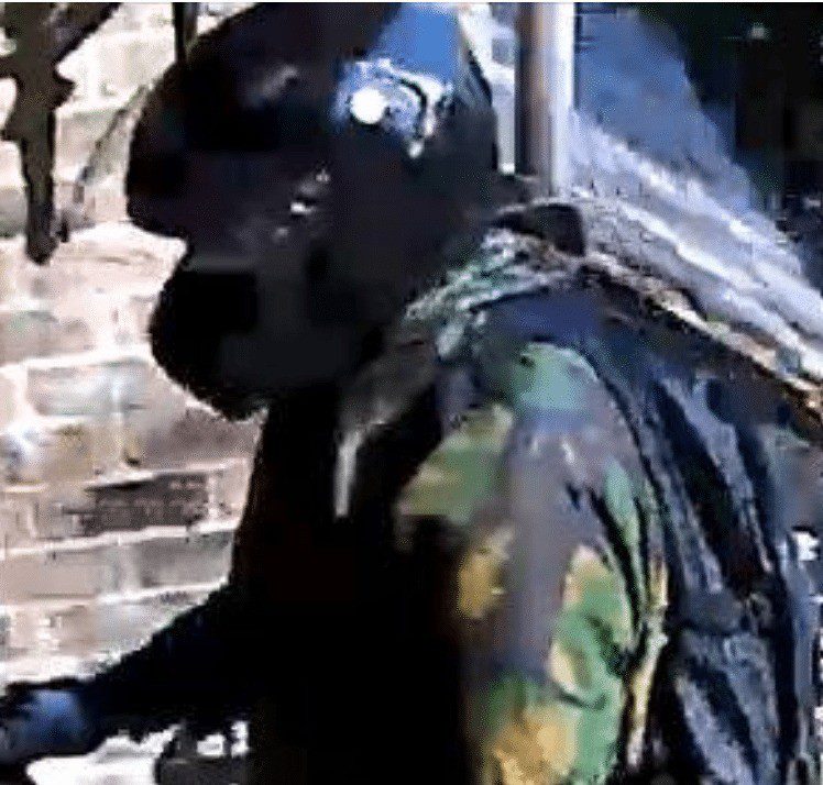 Thousands Stolen In Liss  House Burglaries