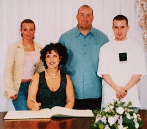 Can You Help Find Wedding Witnesses From 17 Years Ago On The Isle Of Wight ..?