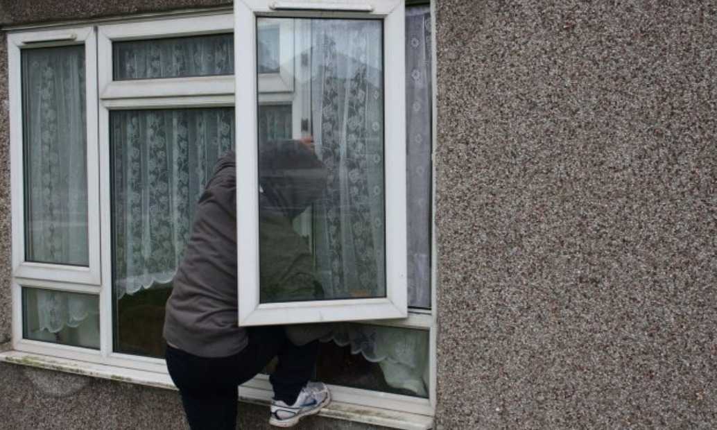 Bunglers Make Bad Use Of Bank Holiday To Rob And Steal