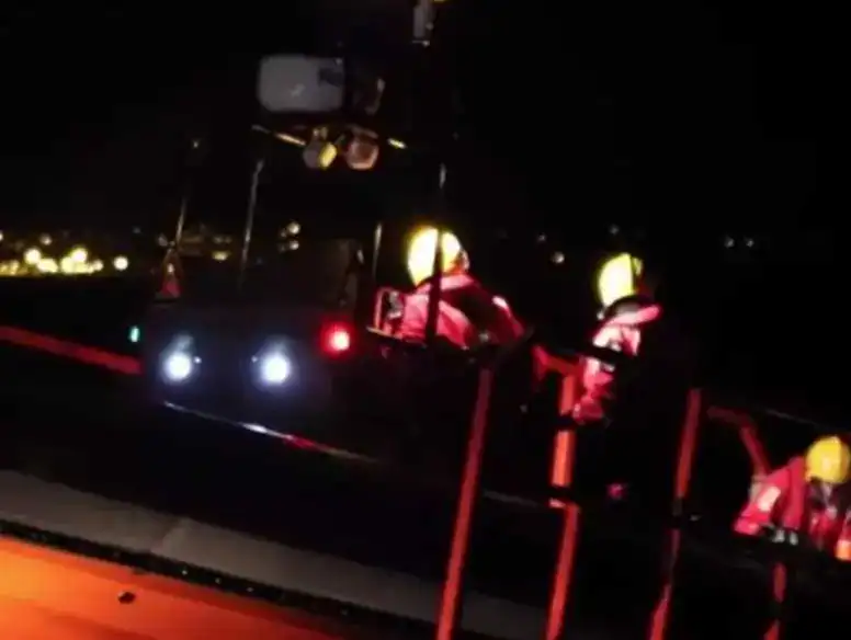 Mayday Panic in Portsmouth Harbour Triggers Massive Search – Mystery Distress Call Sparks Coastguard Hunt