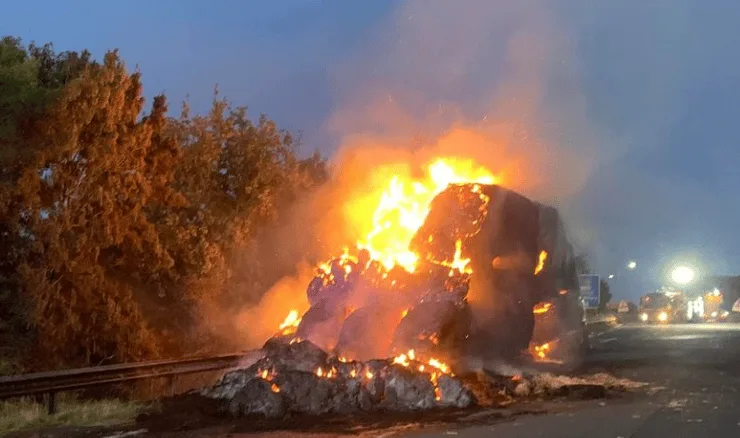 Massive Straw Lorry Blaze Closes M40 Junction 9 Slip Road Until Saturday