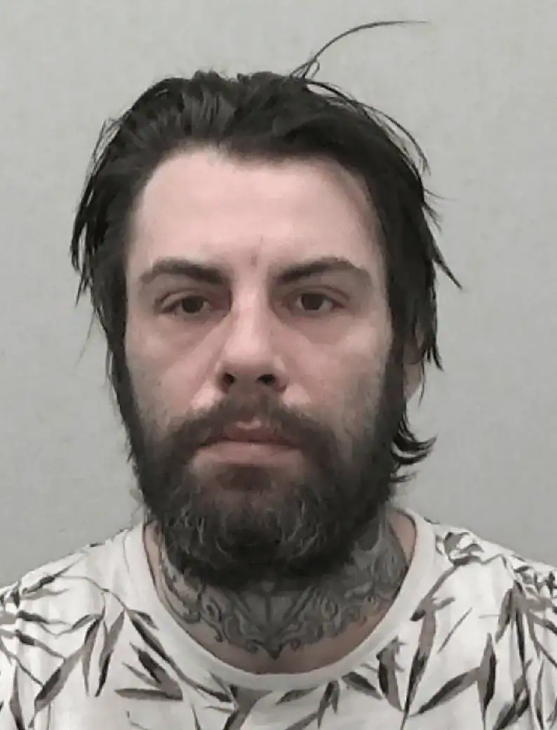 Hammer-Wielding Armed Robber Caught After Taxi Driver and Public Foil Washington Mall Heist