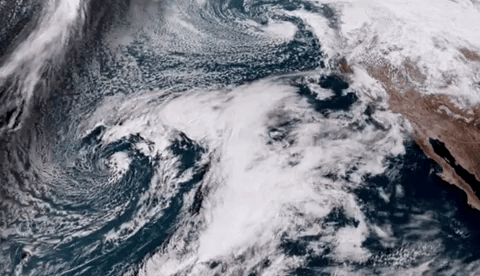 Storm  Gareth Causing Travel Disruption As The Isle Of Wight And Southcoast Is Battered