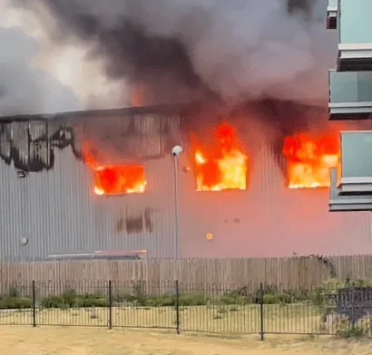 Massive Fire Engulfs Ambulance Transfers HQ Near Lakeside – 10 Crews Battle Blaze