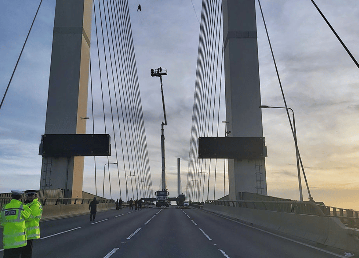 A special raised platform is being brought in as we consider all options to resolve the situation at the Dartford Crossing and bring it t…