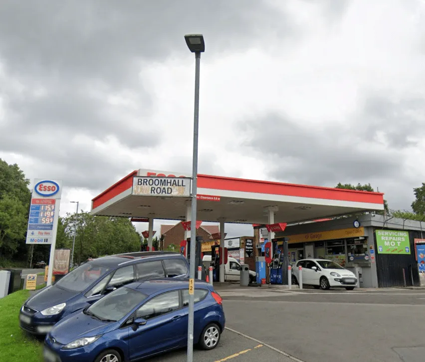 Brutal Hammer Attack at Manchester Garage Leaves Man with Broken Hip and Jaw – Police Seek Witnesses