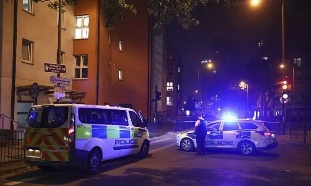 Southampton Flat Blaze: Roof Collapses in Overnight Fire on Fawcett Road – No Injuries