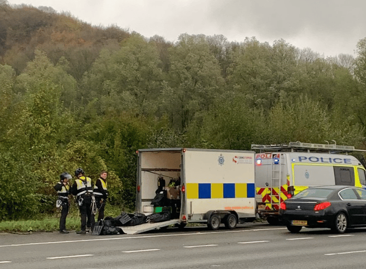 M25 Closed In Both Directions  After Just Oil Protestor Laugh In The Face Of The Law And Climb On Three Grantries Causing Traffic Chaos