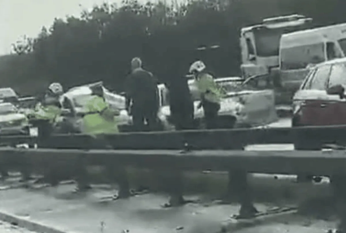 Two Hampshire Police Officers Seriously Injured on M27 After Crash Chaos