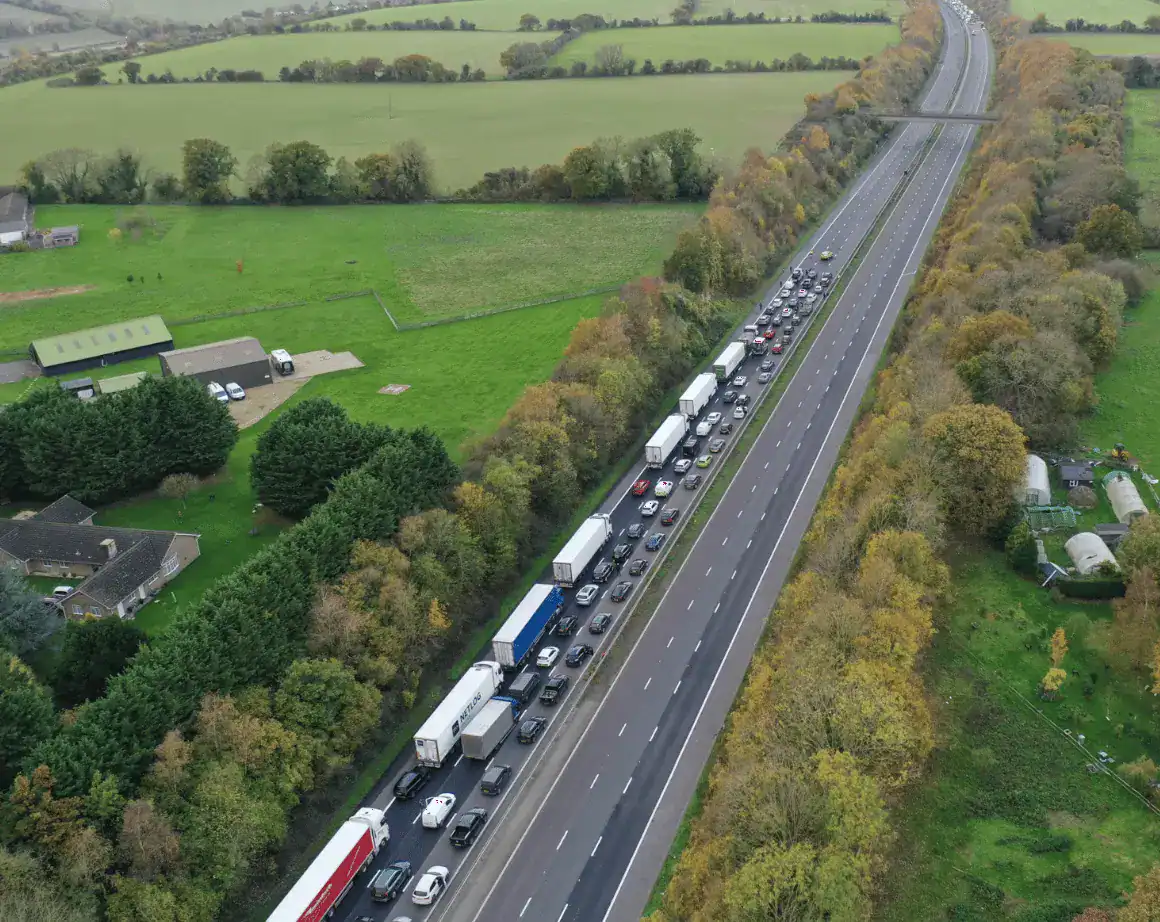 M20 Shutdown: Van and Crane Crash Closes Eastbound Between J1 and J2, Westbound Gridlock Follows