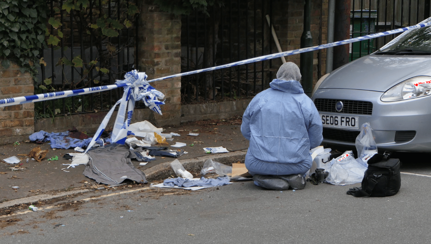 A Man Is Fighting For His Life In The Hospital After A Stabbing In Broad Daylight In Twickenham