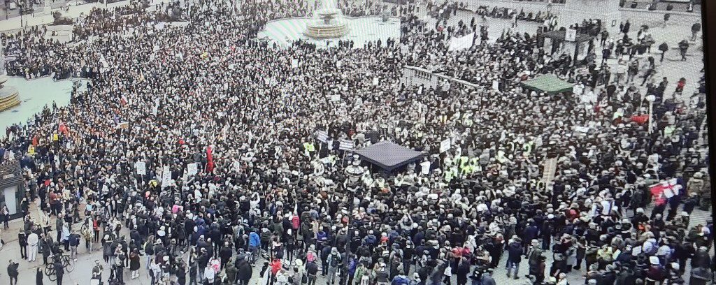 Police Called To Group Of Brawling Men In Ilford One Had Been Stabbed