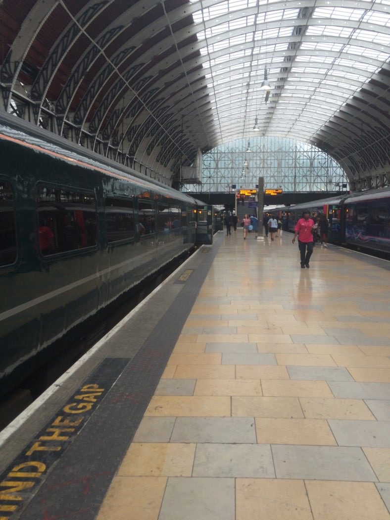 Emergency Services Called After Suspect Package Is Found At Paddington Station