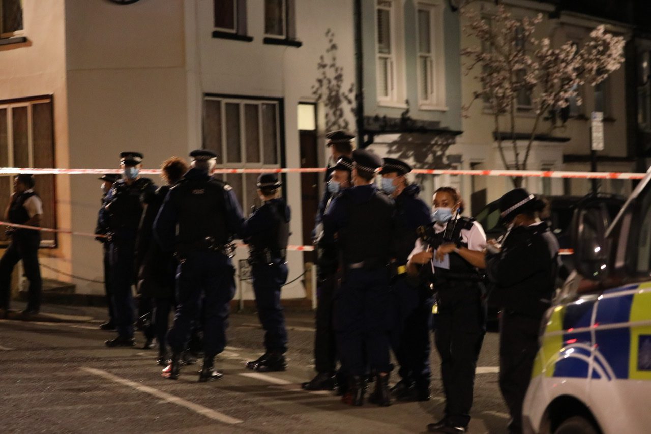 UPDATED: Murder investigation launched in Croydon after triple stabbing leaves one man dead and two seriously injuried