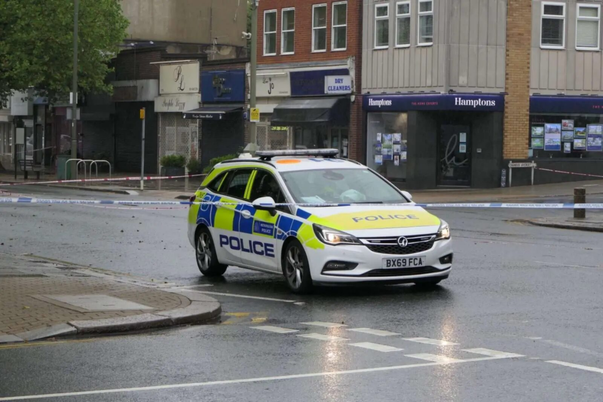 Knife Threat at Nottingham Pub Leads to Double Arrest Over Weapon and Class-A Drugs
