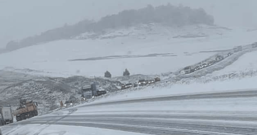 Around 100 Cars Blocked Near Buxton Due To Heavy Snow On Roads