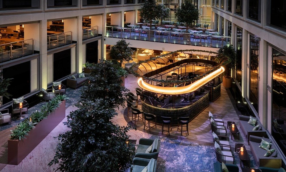 On Saturday, Four Fire Engines And Approximately 25 Firefighters Were Dispatched To A Fire At A Hotel On Godliman Street In The City Of London