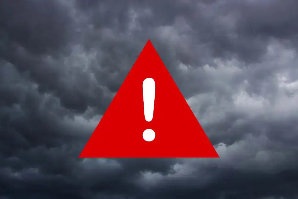 UK Scorched as Met Office Issues First-Ever Red Heat Warning – Chaos, Power Cuts & Danger for All