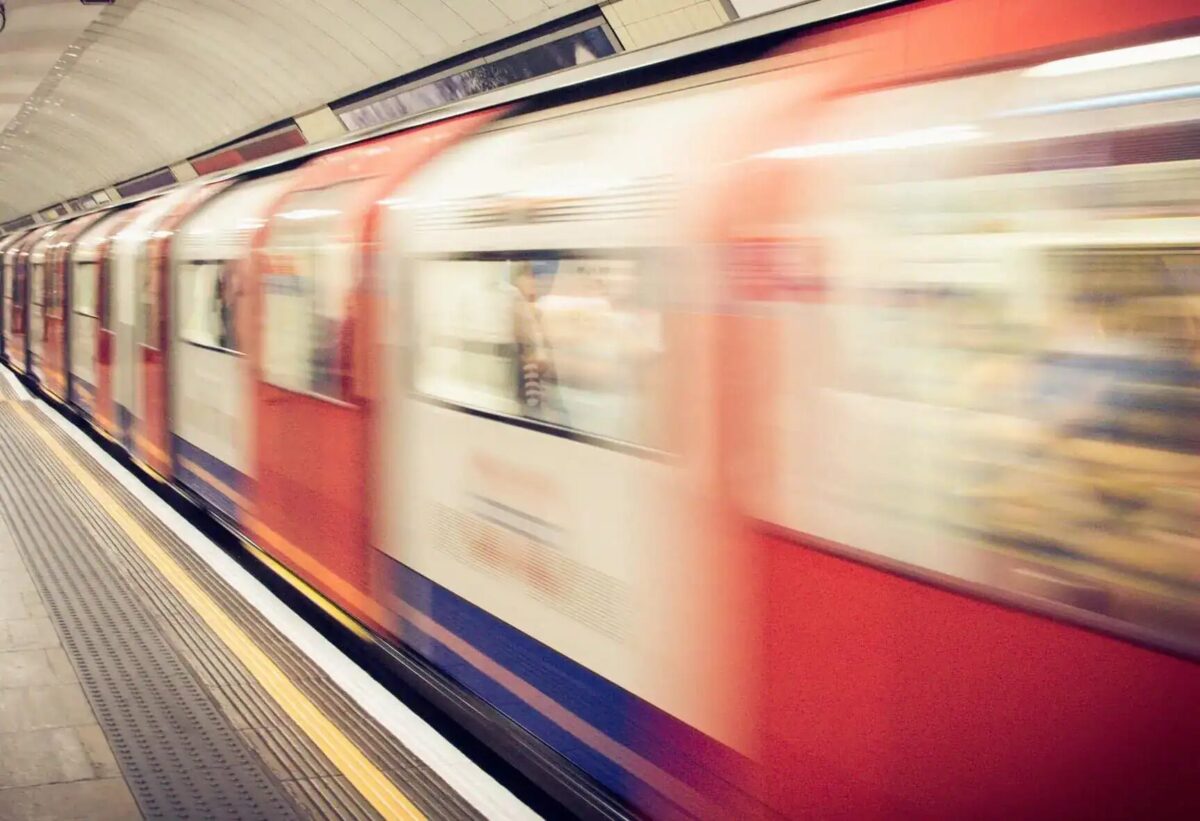 Police Are Looking For Witnesses And Information In Connection With An Incident That Began On A District Line Tube