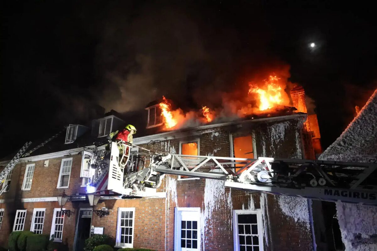 Fire Crew Battle Blaze At 11 Century Public House In Hollingbourne