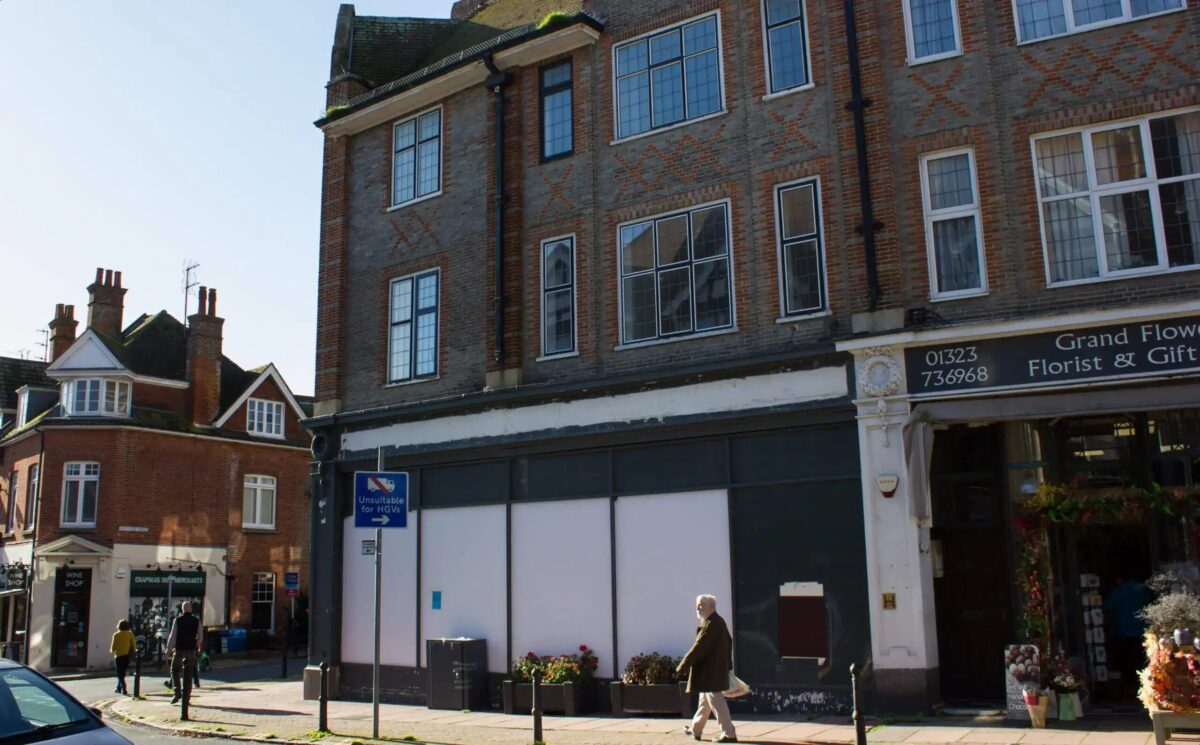 Eastbourne’s Meads Street Post Office Set to Reopen December 7 After Community Campaign