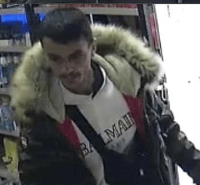 Police Want Names After Scumbags Steal Handbag From Folkestone