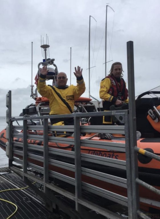 Cowes Lifeboat Assists 36ft Yacht In Osbourne Bay