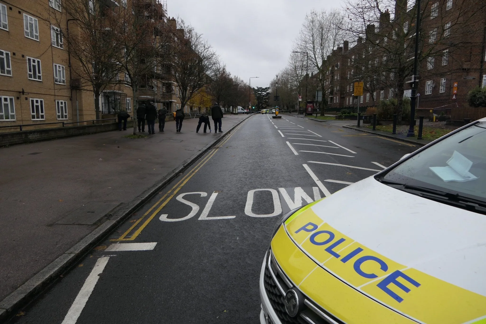18 year old woman stabbed by 4 men in Tulse Hil Police are appealing for witnesses and information to assist their investigation