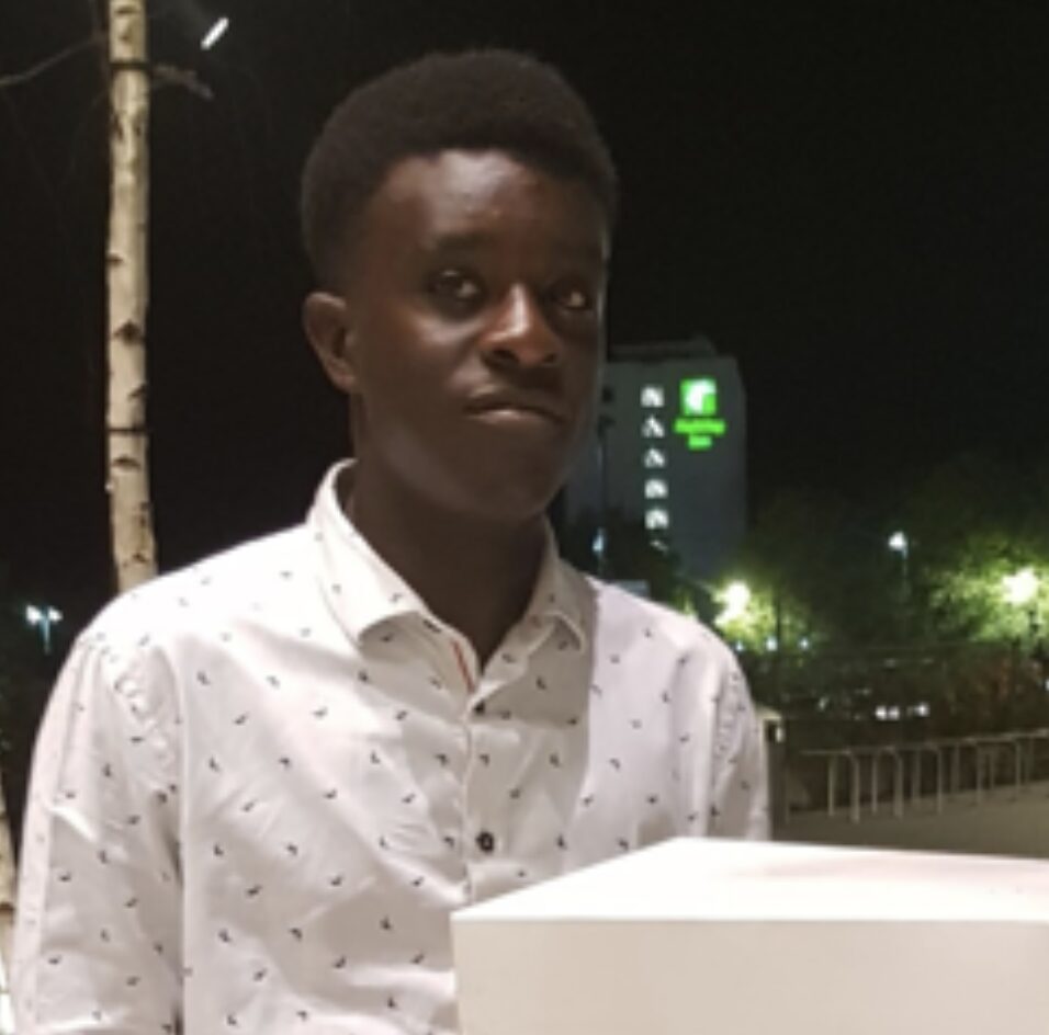 Police Are Now Turning To The Public For Assistance Locating Daren