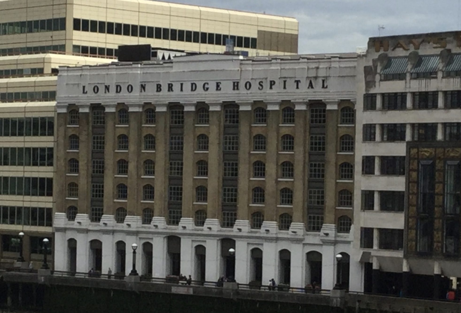 Emergency Services Called To  Large Haz Mat Incident A The London Bridge Hospitial  On The South Bank