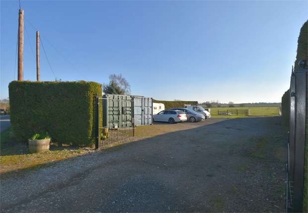 Teenage Boy Was Robbed Of His Mobile Phone In Margate Whilst Being Held At Knife Point