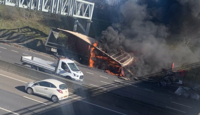 M25 Closure J29 And J30 With Long Delays Following An Hgv Fire