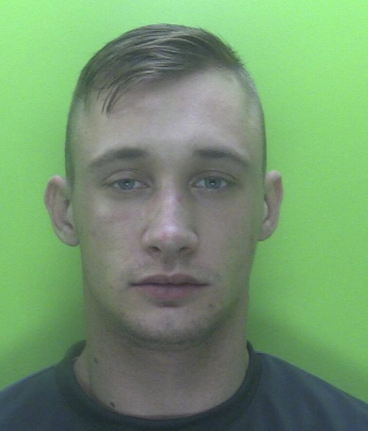 A Violent Thug Who Choked A Woman And Threatened To Stab Police Officers Been Jailed
