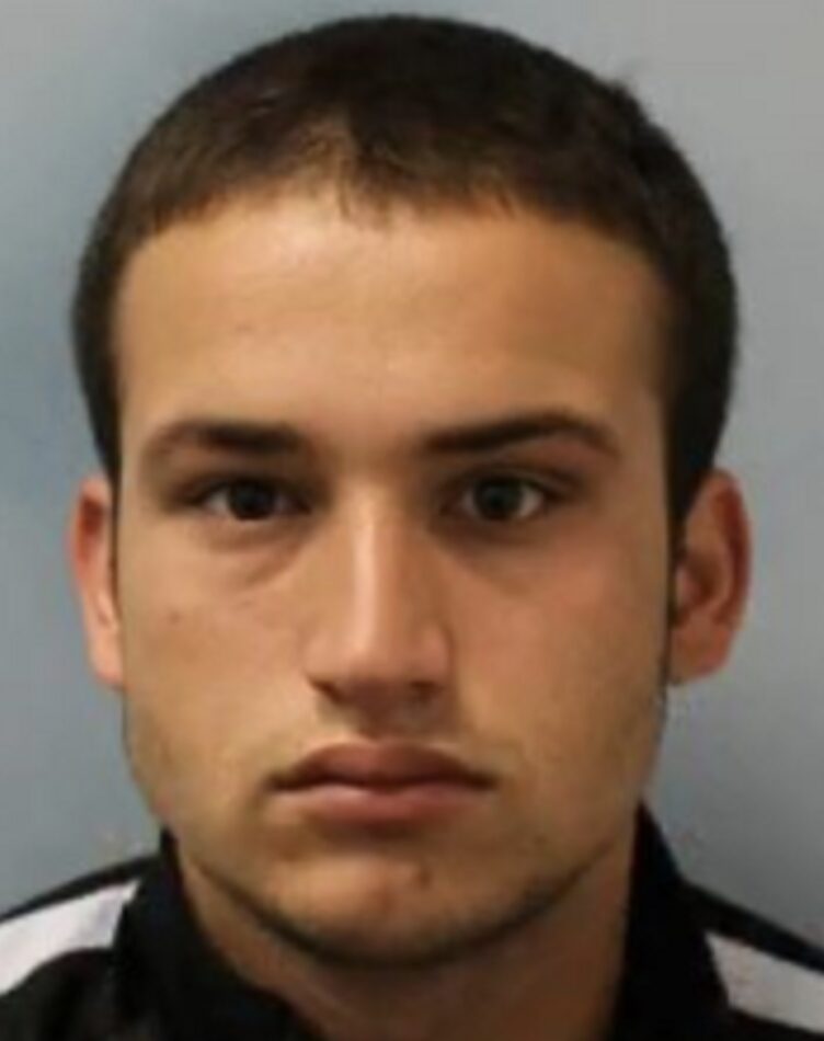 Forensics Trace Man Who Spat At Staff Member On London Underground