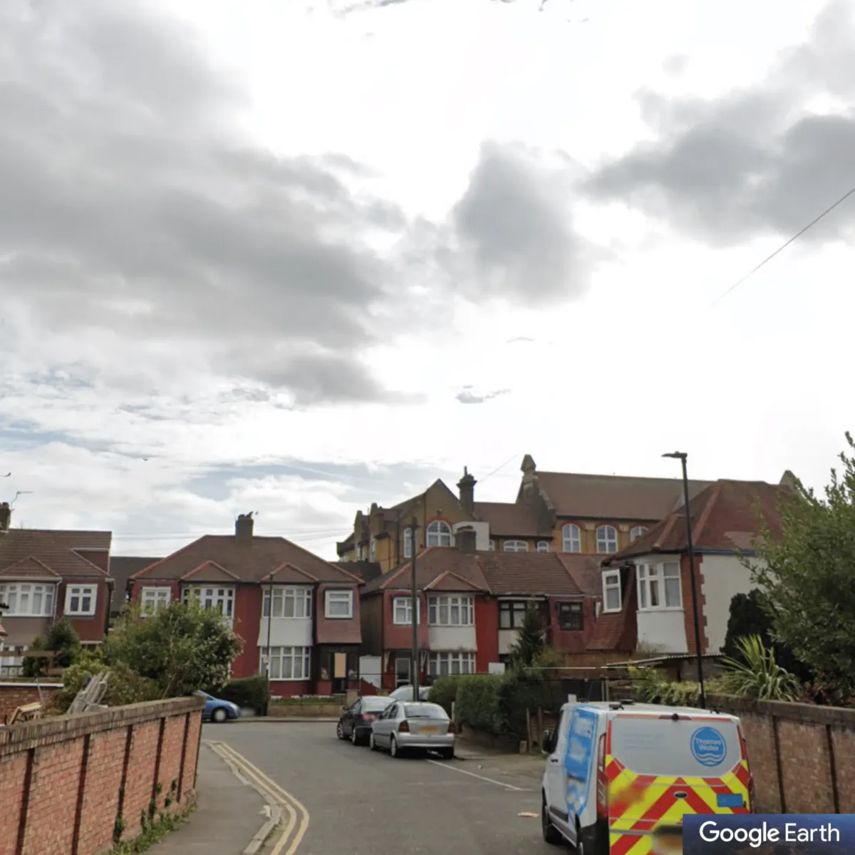 Teenager Fatally Stabbed in Kendal Gardens, Murder Probe Launched – Police Urge Witnesses to Come Forward