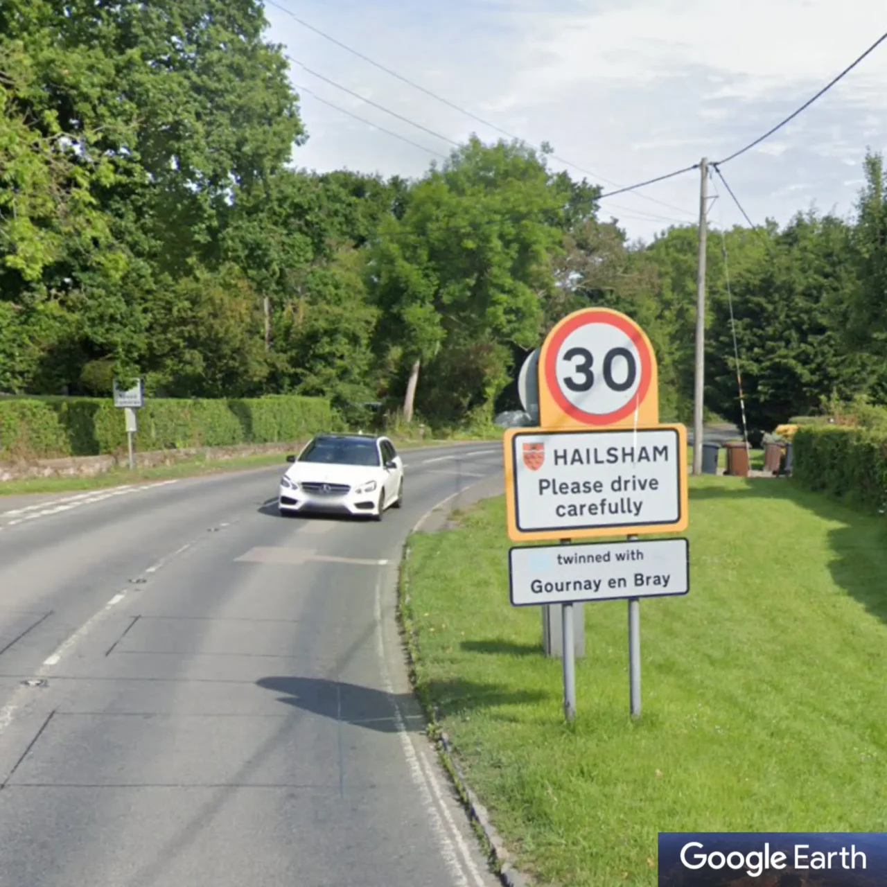 Elderly Man Brutally Attacked in Hailsham Home Invasion – Police Launch Drone and Dog Hunt for Four Robbers