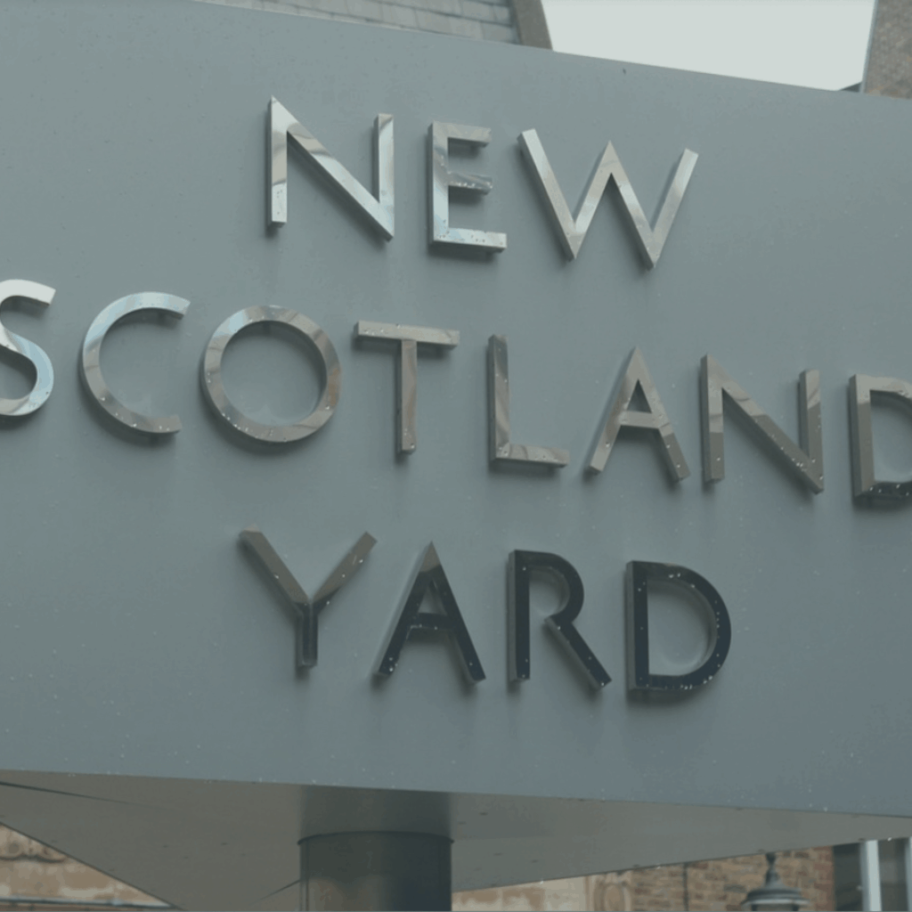 Watchdog Investigates Death of Man Following Incident with London Police