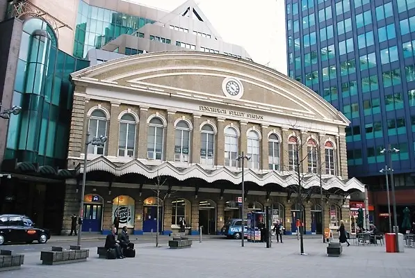 Explosion Near Mark Lane Station Sparks Major Emergency Response in Central London
