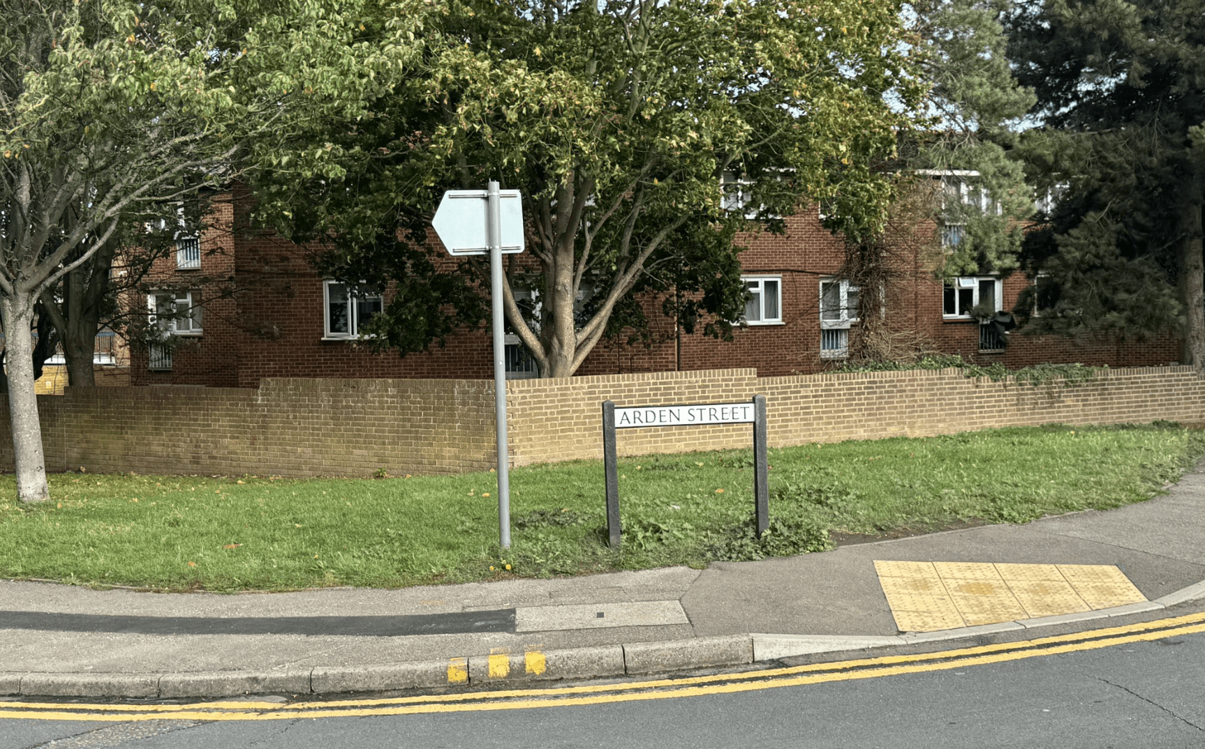 Police Launch Manhunt After Attempted Rape Incident In Gillingham