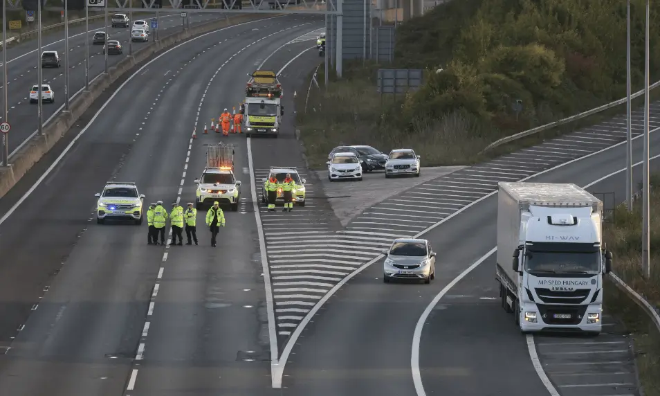 Serious Lorry-Pedestrian Crash Shuts M25 Both Ways Near Dartford Crossing – Massive Delays and Gridlock