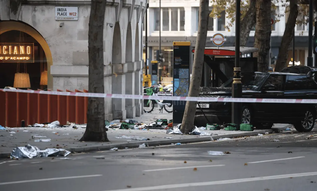 Range Rover Crashes Into Bus Shelter Near Indian High Commission Injuring Seven – Major Incident on The Strand