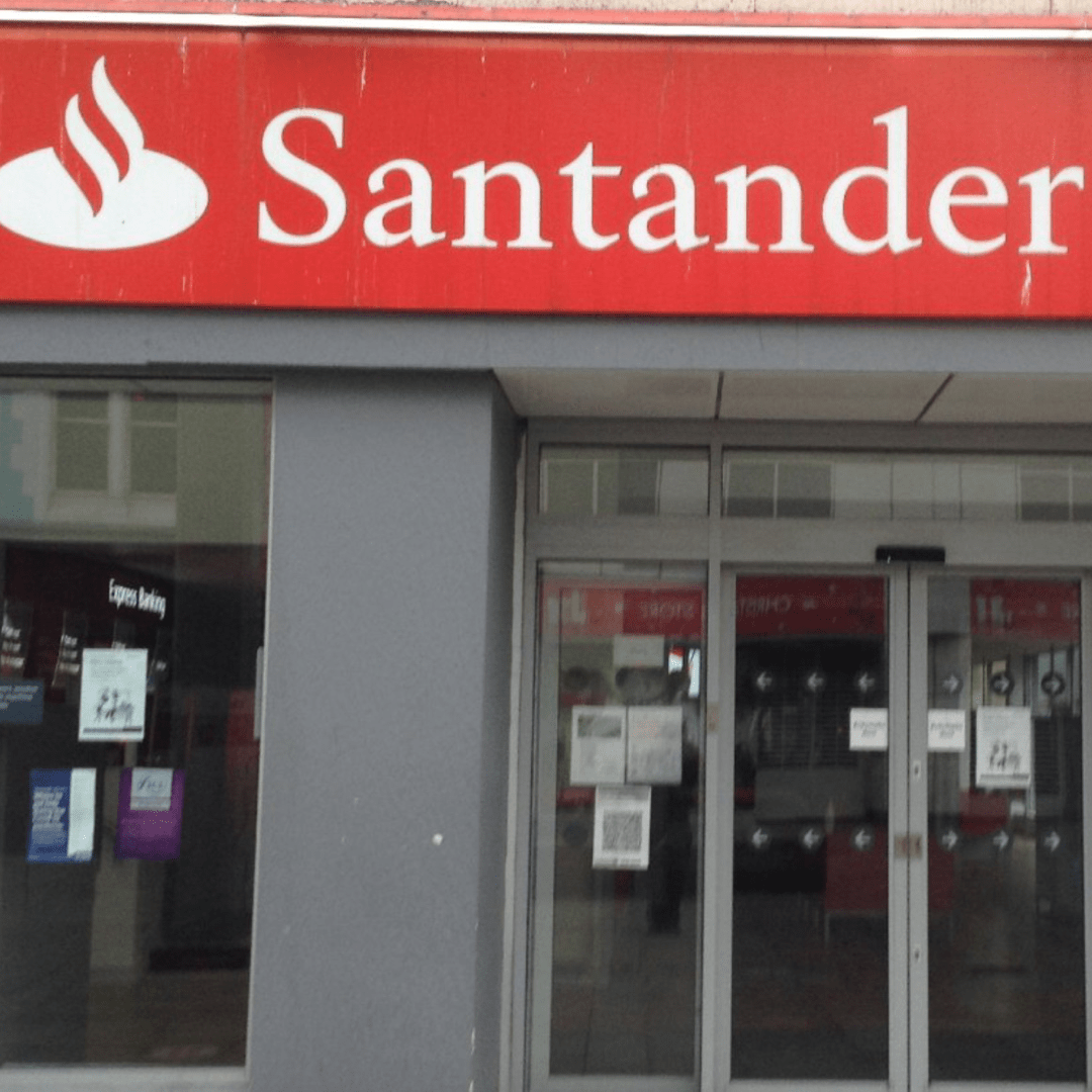 Spanish Lender Banco Santander And Uk Banking Giant Lloyds Report Record Profits In Q3