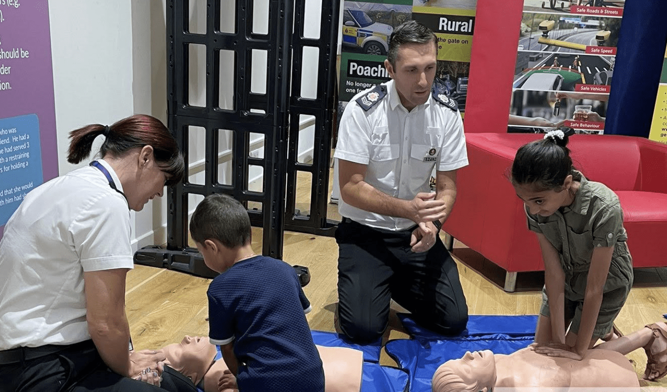 Shoppers At Bluewater Were Given Tips On First Aid Thanks To Support From Officers At Kent Police