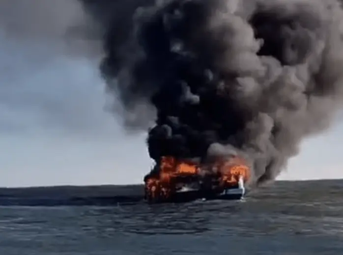 Blazing Boat Rescue Off Isle of Wight as Motor Vessel Peroni Sinks After Fierce Fire