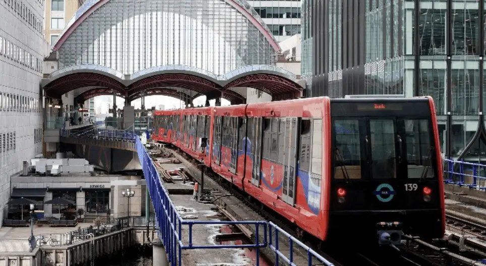 DLR Strike Chaos: No Trains on November 7 & 9 – London Commuters Warned to Brace for Travel Havoc