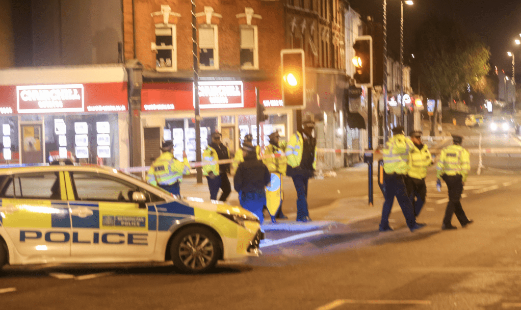 Stabbing Incident In Hoe Street, Walthamstow E17 Leaves Four Injured And Rushed To Hospital